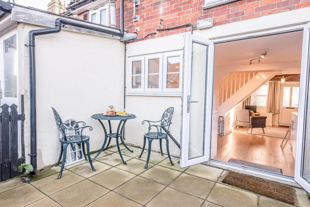 Button Cottage, Wickham Market Exterior foto